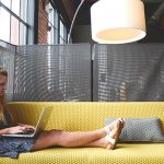 Treballa des del sofà de casa